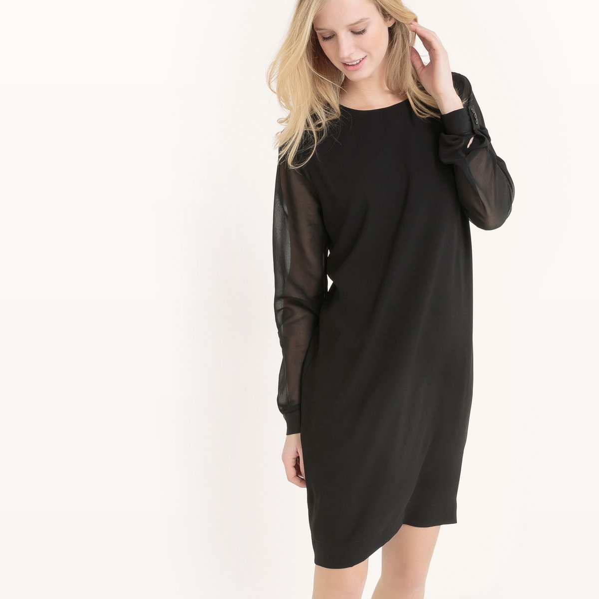 Платье с длинными рукавами HILLY DRESS Платье с длинными рукавами HILLY DRESSПлатье с длинными рукавами HILLY DRESS от B .YOUNG . Платье длинного покроя из вуали на подкладке на основной части, кроме рукавов. Состав и описание :Материал : 100% полиэстерМарка : B.YOUNG<br><br>Цвет: черный<br>Размер: 38 (FR) - 44 (RUS)