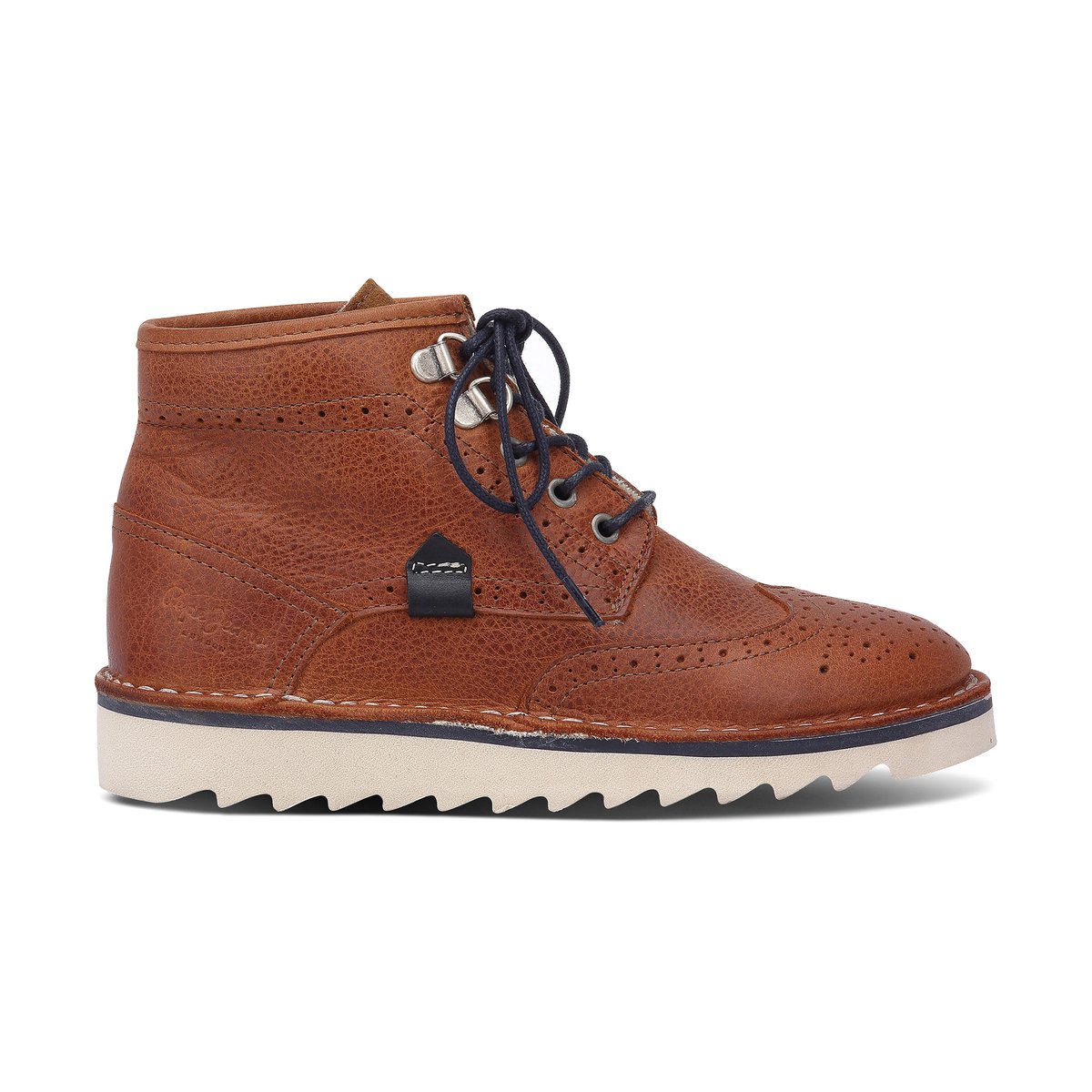 Ботильоны Alaska Brogue Ботильоны Alaska BrogueОписание:Детали • На танкетке • Застежка : шнуровка • Круглый мысокСостав и уход • Верх 15% замши, 85% яловичной кожи • Подкладка 100% хлопок • Стелька 100% свиная кожа<br><br>Цвет: каштановый<br>Размер: 38.37