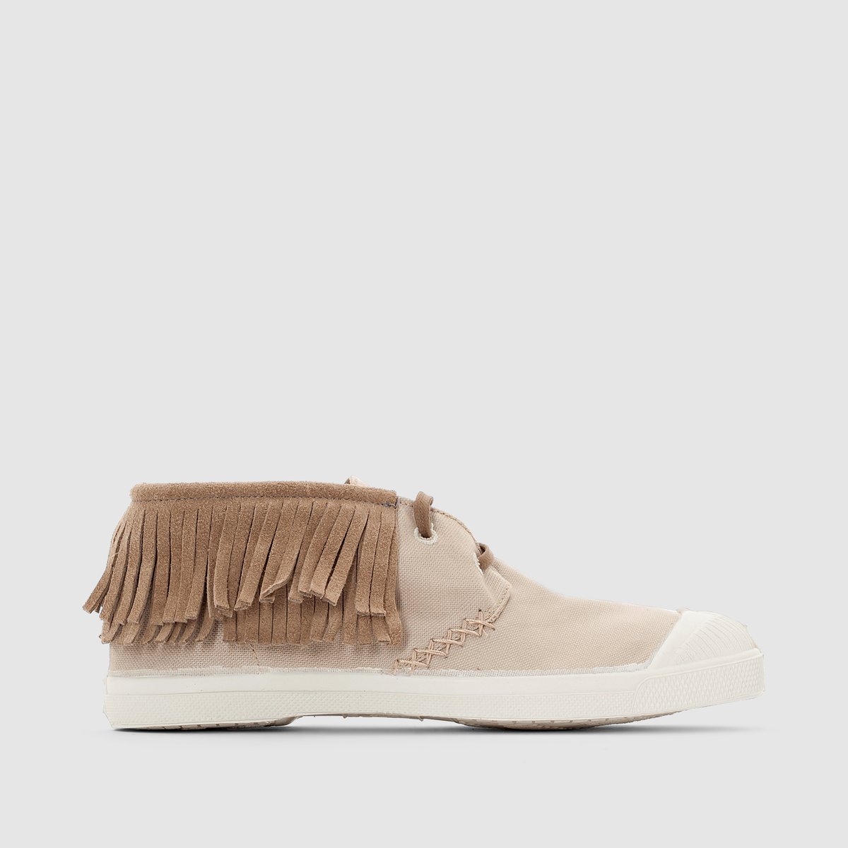 Кеды BENSIMON Indian Fringe Кеды BENSIMON Indian FringeКеды Indian Fringe от BENSIMON.Верх: хлопок.Подкладка: хлопок.Стелька: хлопок.Подошва: каучук.Застежка: шнуровка.Великолепная модель от Bensimon со стильной отделкой бахромой: устоять невозможно!<br><br>Цвет: бежевый<br>Размер: 40