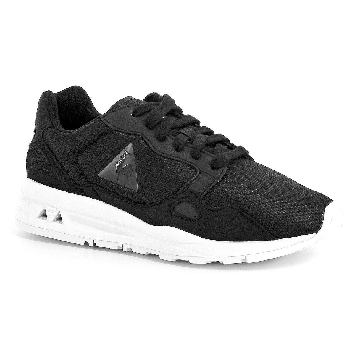 Кроссовки LCS R900 GS MESH Кроссовки LCS R900 GS MESHПодошва : Каучук. Форма каблука : плоский каблук Мысок : закругленный мысок Застежка : шнуровка<br><br>Цвет: черный