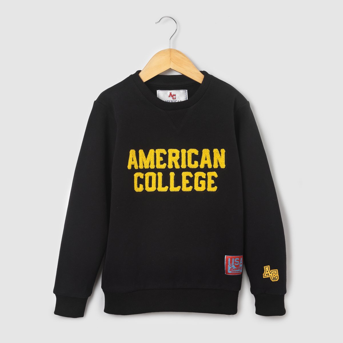 Свитшот AC, 10 - 16 лет Свитшот AC, 10 - 16 летСостав и описаниеМарка: AMERICAN COLLEGE.Материалы: 60% хлопка, 40% полиэстера.УходСтирать при 30°C с вещами подобных цветов.Стирать и гладить с изнаночной стороны. Гладить при умеренной температуре.<br><br>Цвет: черный