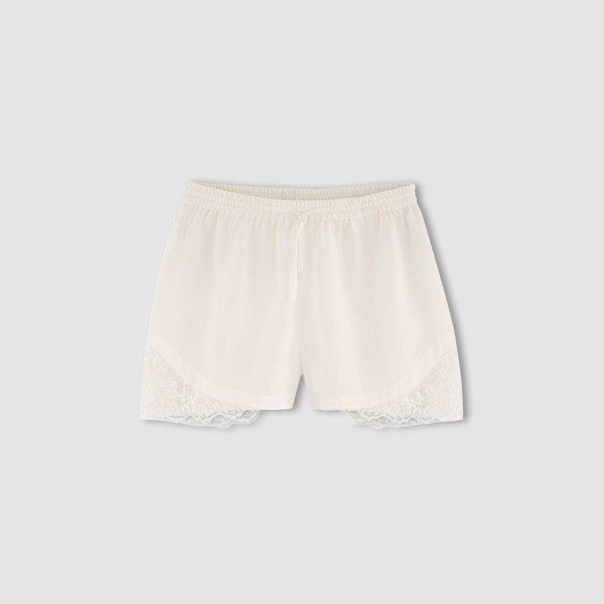 Шорты короткие VERO MODA MONSOON Шорты короткие VERO MODA MONSOONСостав и описание :Материал 100% лиоцелла Марка VERO MODA<br><br>Цвет: слоновая кость<br>Размер: M