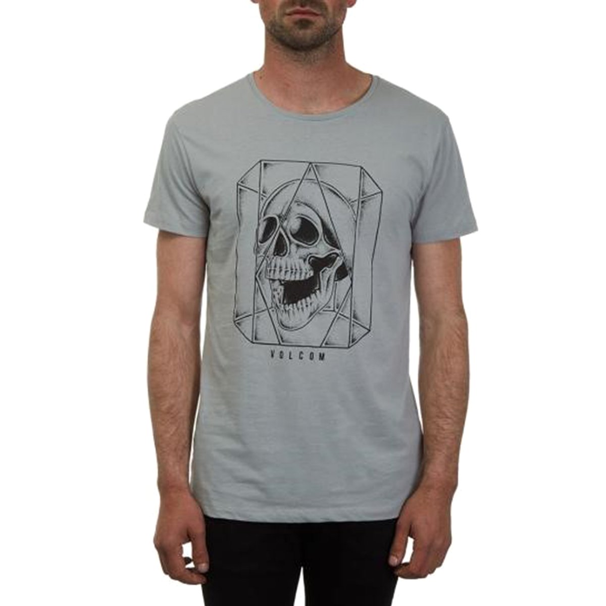 Футболка GHOST от VOLCOM Футболка GHOST от VOLCOMФутболка GHOST от VOLCOM. Круглый вырез. Короткие рукава. Рисунок спереди. Состав и описание : Материал 100% хлопокМарка VOLCOMУход :Машинная стирка при 30 °C с вещами схожих цветовСтирать и гладить с изнаночной стороныМашинная сушка запрещенаГладить при низкой температуре<br><br>Цвет: серый