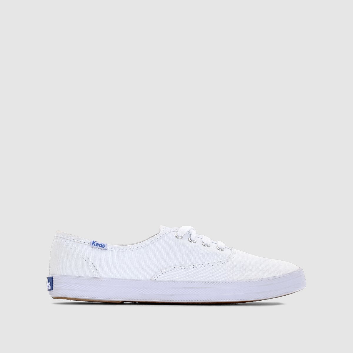 Кеды низкие KEDS CH CVO Core Кеды низкие KEDS CH CVO CoreНизкие кеды KEDS, модель CH CVO CORE.Высота модели : канваПодкладка : текстильСтелька : текстильПодошва : каучукЗастежка : шнуровка Мы любим строгие линии этой модели низких кроссовок Keds, которая никогда не выйдет из моды!. Прочные швы и гарантированный комфорт классической модели, которую можно носить все лето-, с джинсами, шортами, мини-юбкой...и всегда выглядеть стильно!!<br><br>Цвет: белый<br>Размер: 38