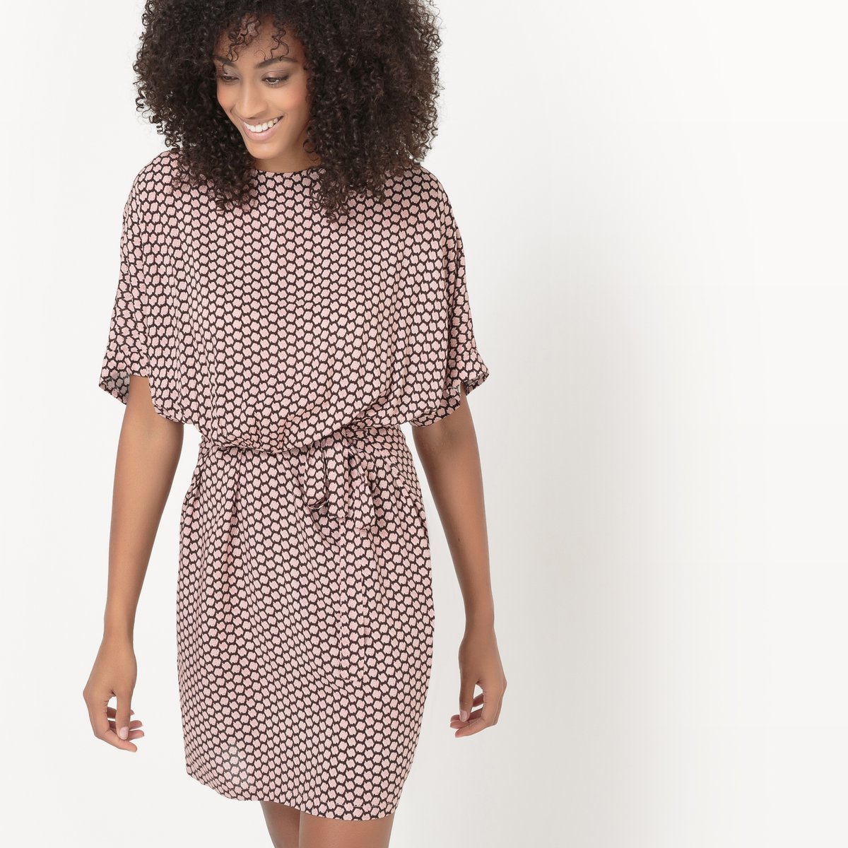 Платье струящееся с принтом JUNLY DRESS Платье струящееся с принтом JUNLY DRESSСостав и описание : Материал 100% вискозаМарка: B. Young.Уход: :- Машинная стирка при 30°C с вещами схожих цветов.- Стирать и гладить с изнаночной стороны..- Машинная сушка запрещена..Гладить на низкой температуре. Гладить на низкой температуре.<br><br>Цвет: кирпичный,серо-коричневый<br>Размер: 42 (FR) - 48 (RUS).38 (FR) - 44 (RUS).36 (FR) - 42 (RUS)