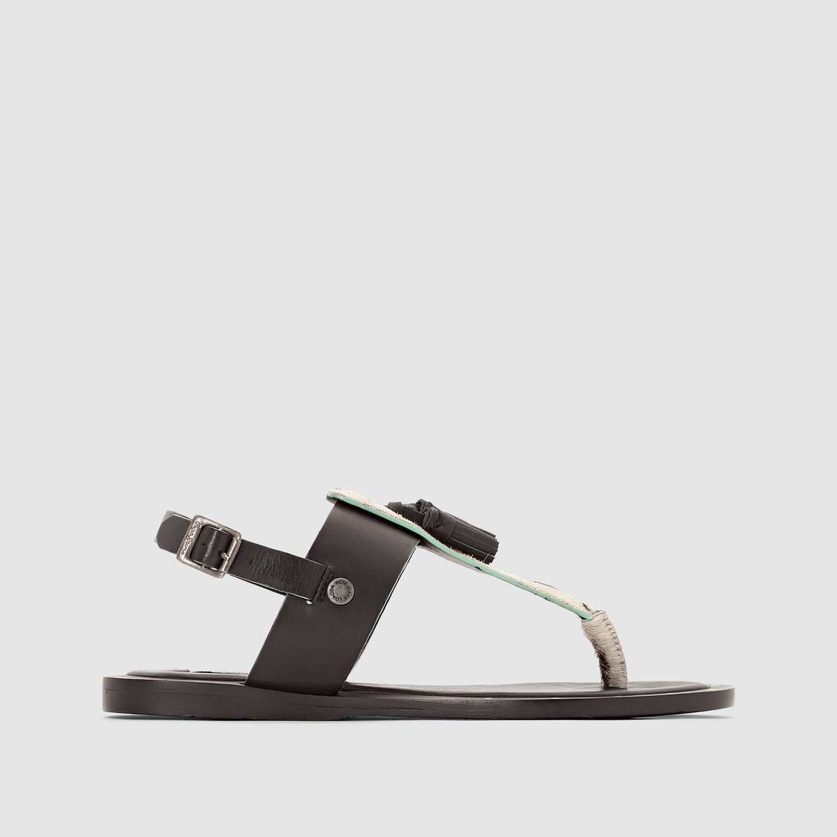 Сандалии PEPE JEANS GAYTON TASSELS Сандалии PEPE JEANS GAYTON TASSELSСандалии с перемычкой между пальцев, GAYTON TASSELS от PEPE JEANS.Верх : яловичная кожа Подкладка : кожа Стелька : кожа Подошва : кожа Застежка : ремешок с пряжкой сзади Бахрома актуальна в этом сезоне ? Pepe Jeans использует ее в сочетании с плоской подошвой из отличной кожи : модные босоножки идеальны для покорения любых пространств !<br><br>Цвет: темно-коричневый,черный<br>Размер: 37.38.39.39.41