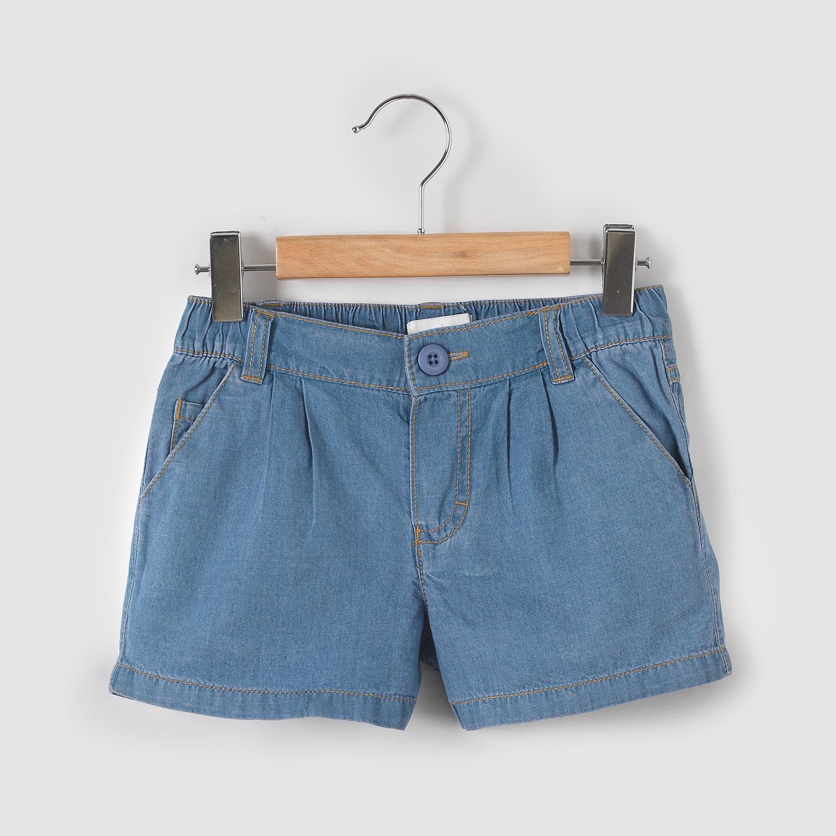 Шорты LA REDOUTE CREATION Шорты LA REDOUTE CREATIONТонкий деним, 100% хлопка. 2 кармана спереди и 2 кармана сзади. Застежка на болты. Эластичный пояс.<br><br>Цвет: синий<br>Размер: 4 года - 102 см.7 лет - 120 см.9 лет - 132 см.8 лет - 126 см