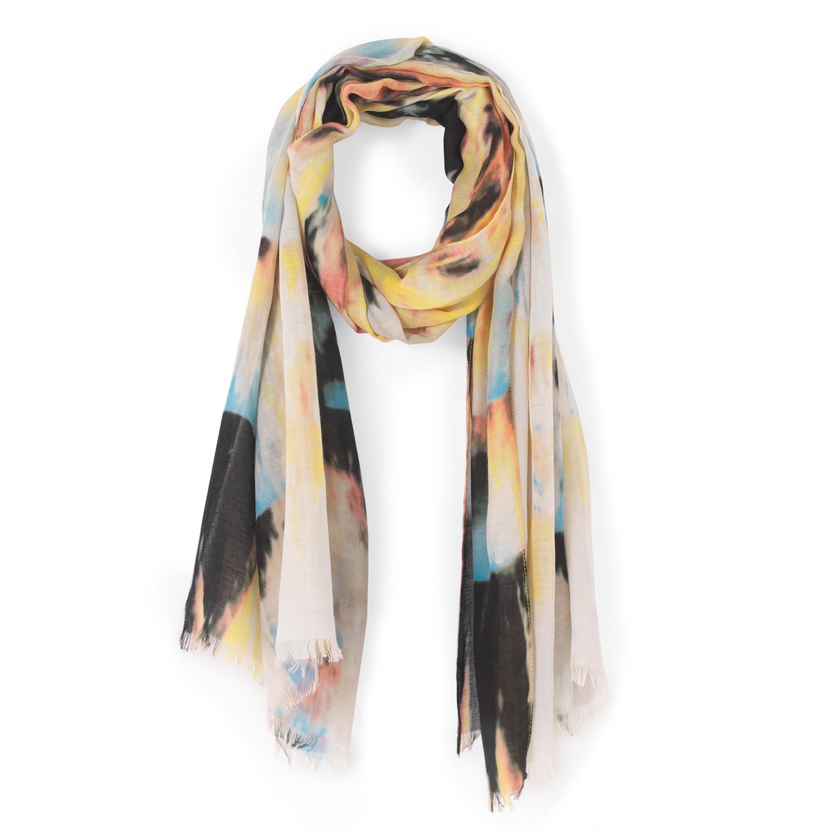 Платок с рисунком Платок с рисункомПлаток с рисунком Tie and Dye, R Studio.Яркий, легкий и нежный принт - этот газовый платок сочетает винтаж с последними трендами. Состав и описание :Материал : 100% полиэстер.Марка : R Studio.Размеры: 172 x 100 см Уход :Следуйте рекомендациям по уходу, указанным на этикетке изделия<br><br>Цвет: разноцветный