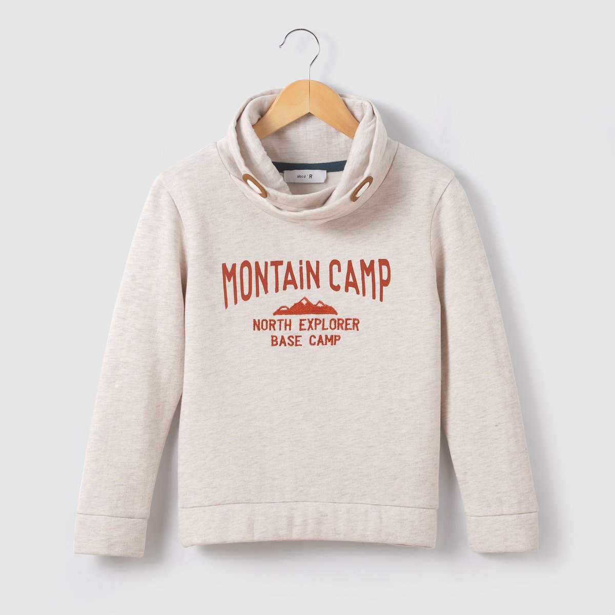 Свитшот с капюшоном и рисунком Montain Camp, 3-12 лет Свитшот с капюшоном и рисунком Montain Camp, 3-12 летСвитшот с капюшоном и вышитым рисунком Montain Camp спереди. Рубашечный воротник, подкладка из джерси с преобладанием хлопка. Отделка в рубчик. Состав и описание : Материал мольтон 50% хлопка, 50% полиэстера для цвета экрю с узором мольтон 80% хлопка, 20% полиэстера для синего цветаПодкладка Капюшон на подкладке из джерси с преобладанием хлопка Марка abcdR Уход :Машинная стирка при 40 °С с вещами схожих цветов.Стирка и глажка с изнаночной стороны.Машинная сушка в умеренном режиме.Гладить при средней температуре .<br><br>Цвет: экрю меланж