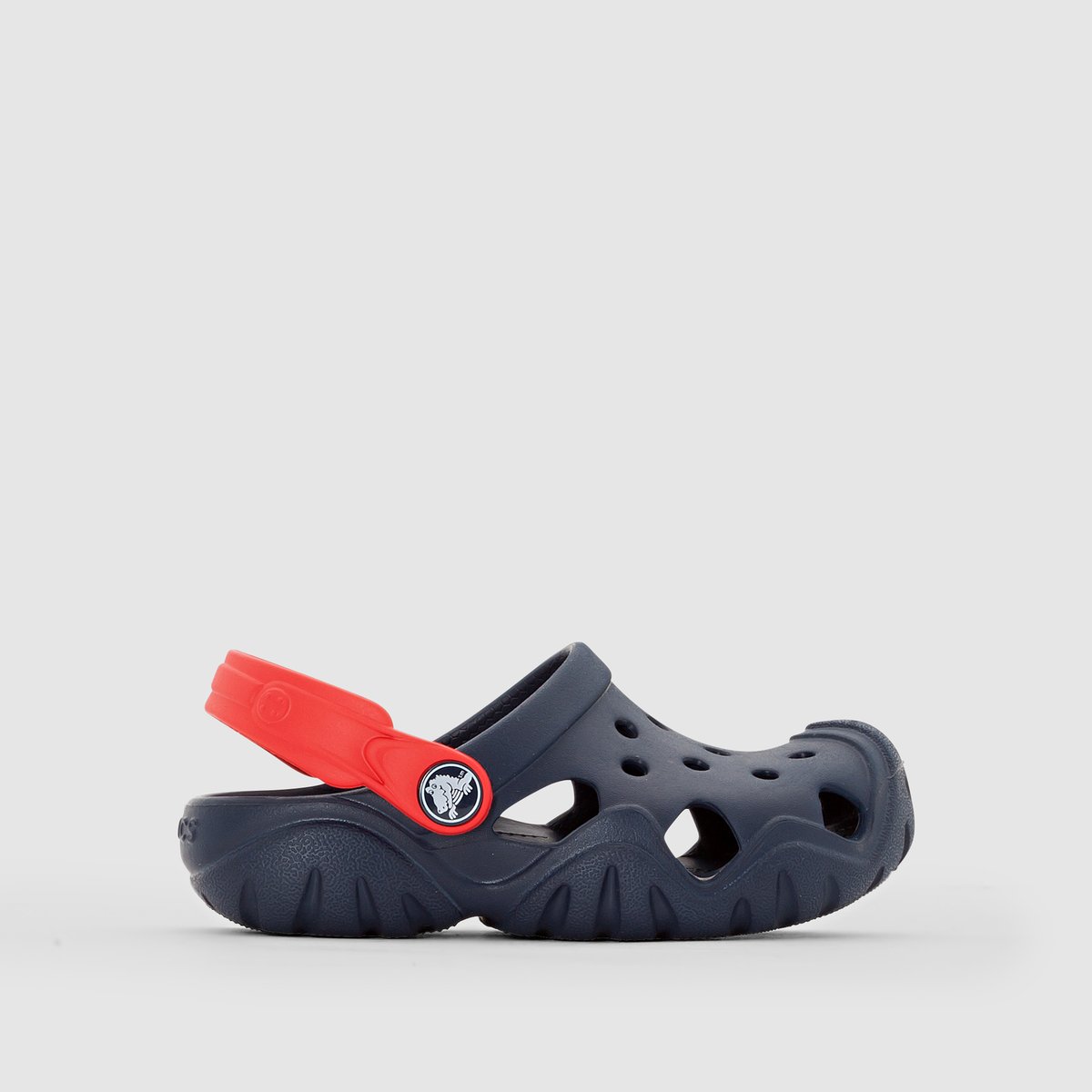 Сабо CROCS SWIFTWATER CLOG K Сабо CROCS SWIFTWATER CLOG KСабо с задним ремешком, SWIFTWATER CLOG K от CROCS.Верх : термопластик Croslite ™Подкладка : без подкладкиСтелька: термопластик Croslite ™ Подошва : термопластик Croslite ™ Застежка : ремешок Весь комфорт известных сабо из материала Croslite™, невероятно легкие, невесомые, с вентиляционными отверстиями для вывода влаги и твердых частиц : их можно носить везде, например на пляже !<br><br>Цвет: темно-синий/ красный<br>Размер: 25/26.27/28.28/29.30/31.34/35