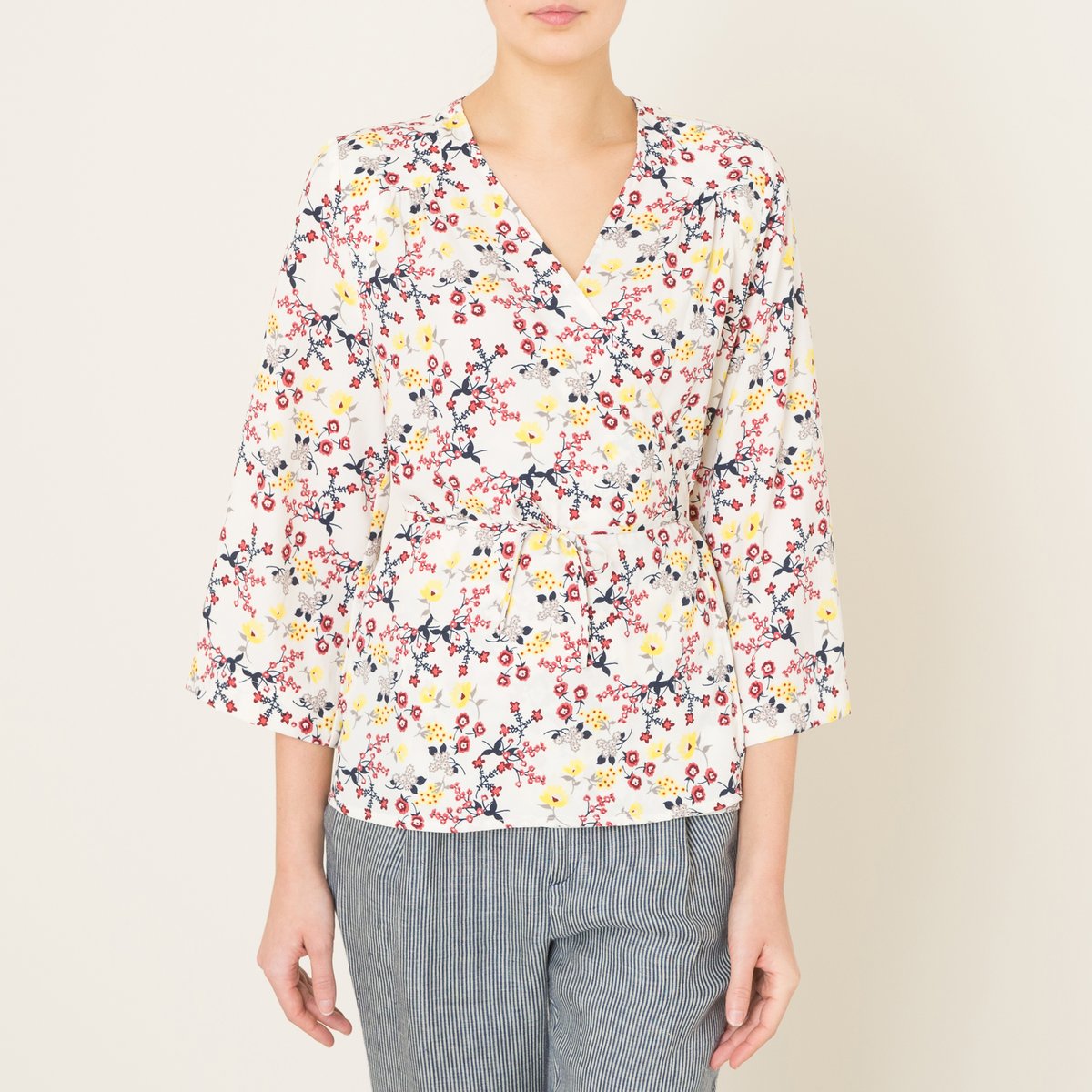 Блузка COLETTE Блузка COLETTEСостав и описание Материал : 100% полиэстерМарка : LA BRAND BOUTIQUE<br><br>Цвет: рисунок/экрю