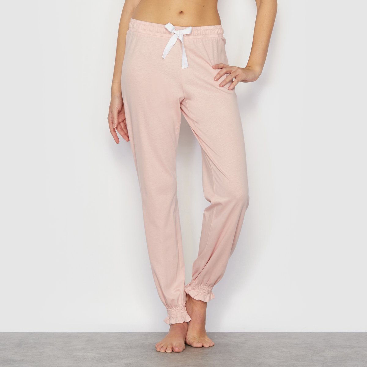 Брюки LA REDOUTE CREATION Брюки LA REDOUTE CREATIONДжерси, 100% хлопка. Эластичный пояс на кулиске. Эластичный низ брючин. Длина по внутр.шву ок.78 см.<br><br>Цвет: светло-серый меланж,сине-зеленый,черный<br>Размер: 54/56 (FR) - 60/62 (RUS).50/52 (FR) - 56/58 (RUS).34/36 (FR) - 40/42 (RUS).38/40 (FR) - 44/46 (RUS).34/36 (FR) - 40/42 (RUS).50/52 (FR) - 56/58 (RUS).34/36 (FR) - 40/42 (RUS)