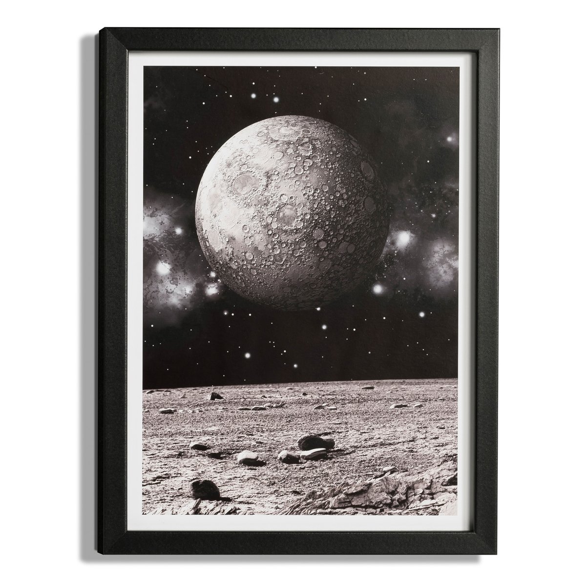 Фотография Lunarni Фотография LunarniЧерно-белая фотография в рамке под стеклом. Характеристики:- Рамка из МДФ.Размеры:- Д.30 x В.40 см.<br><br>Цвет: черный/ белый<br>Размер: единый размер