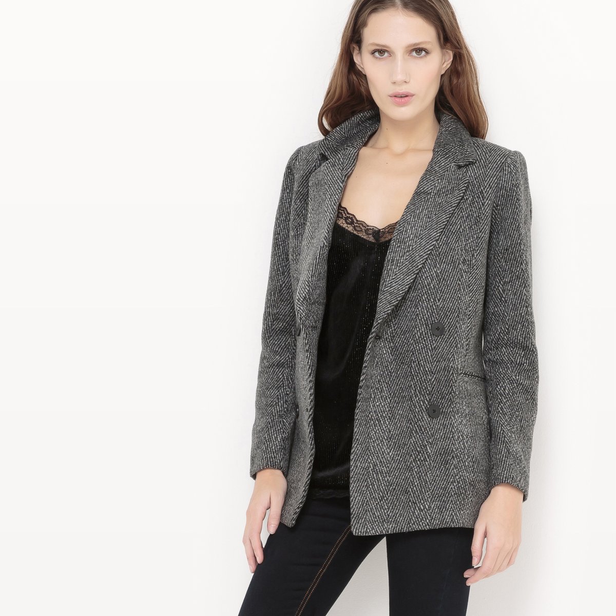 Жакет длинный VICERT BLAZER Жакет длинный VICERT BLAZERСостав и описание :Материал : 75% полиэстер, 15% хлопок, 10% растительные волокна Марка : VILA.<br><br>Цвет: черный/серый<br>Размер: L.M