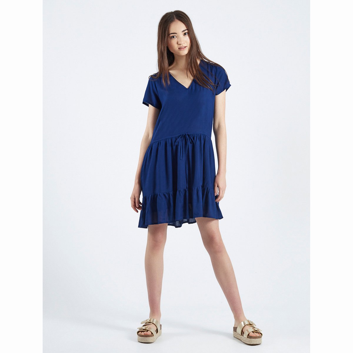 Платье Vestido Azul Ada Платье Vestido Azul AdaСостав и описаниеМатериал : 100% вискозаМарка : Compania FantasticaМодель : Vestido Azul AdaУходСледуйте рекомендациям по уходу, указанным на этикетке изделия<br><br>Цвет: темно-синий