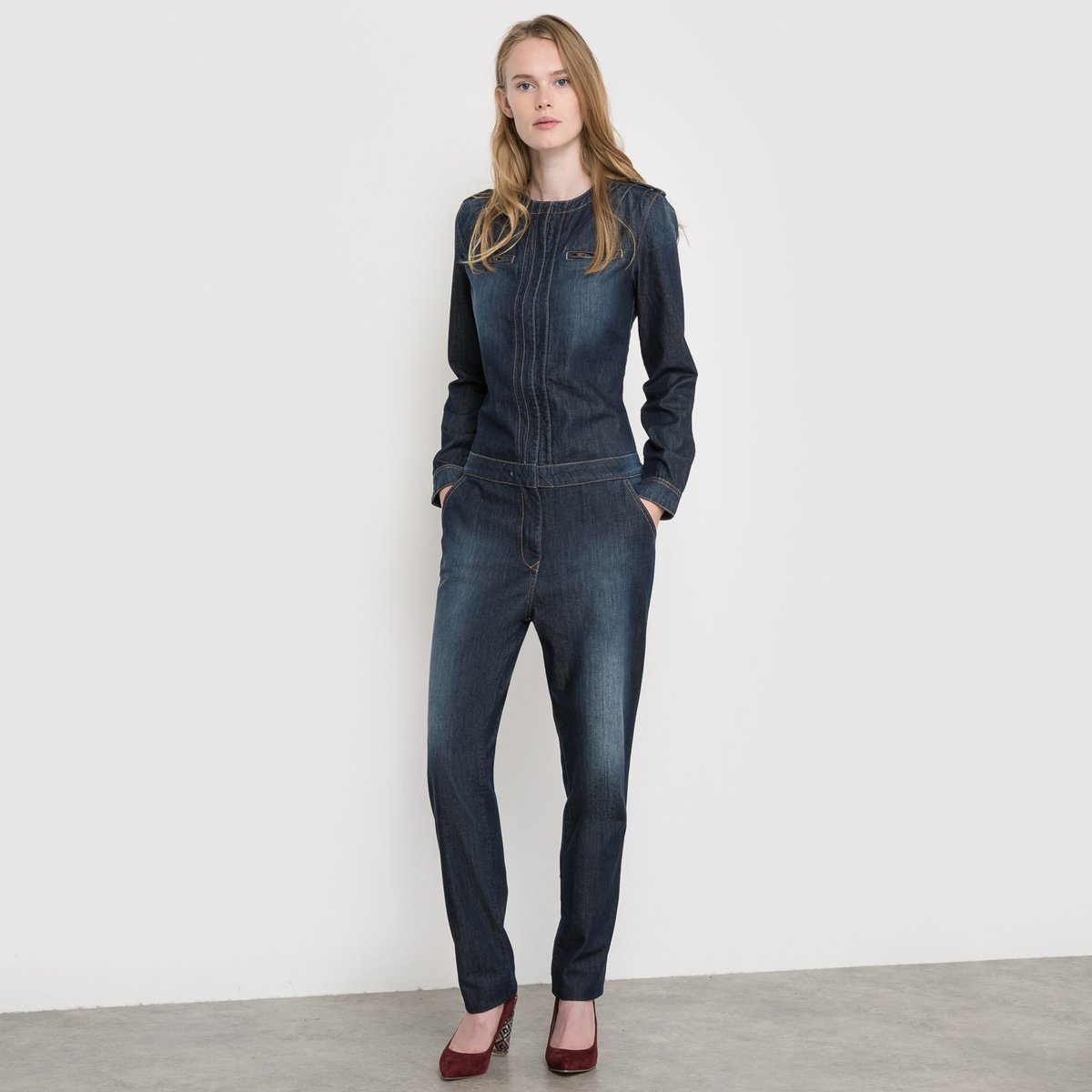 Комбинезон в рабочем стиле Felia Denim Комбинезон в рабочем стиле Felia DenimКомбинезон в рабочем стиле Felia Denim от FREEMAN T. PORTER. Стиль автомеханика. Из денима.Состав и описаниеМарка: FREEMAN T. PORTERМодель: Felia DenimМатериалы : 100% хлопок УходСтирать при 30°C. Гладить на средней температуре.Стирка и глажка с изнаночной стороны<br><br>Цвет: синий потертый<br>Размер: M