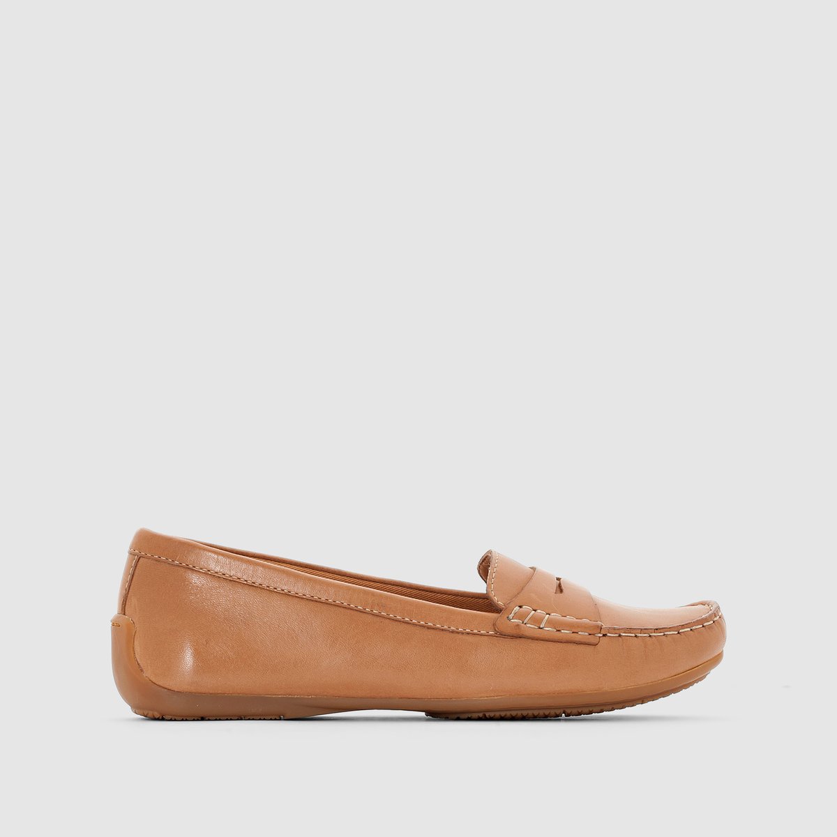 Мокасины Clarks DORAVILLE NEST Мокасины Clarks DORAVILLE NESTМокасины кожаные, DORAVILLE NEST de Clarks.Верх: телячья кожа. Подкладка: текстиль.Стелька: кожа.Подошва: резина. Застежка: без застежки.Высота каблука: плоский. Классическая, не выходящая из моды, форма, красивая мягкая кожа, отличный комфорт этих мокасин от Clarks, идеально подходящих для выхода, моментов отдыха и прогулок по городу.<br><br>Цвет: бежевый<br>Размер: 40.39