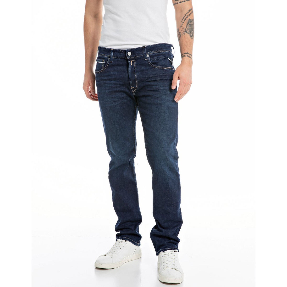 Grover Straight Jeans in Mid Rise