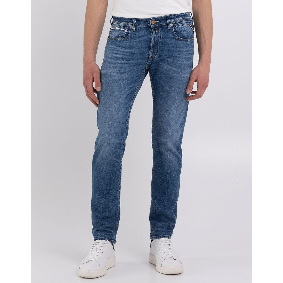 Grover Straight Jeans in Mid Rise