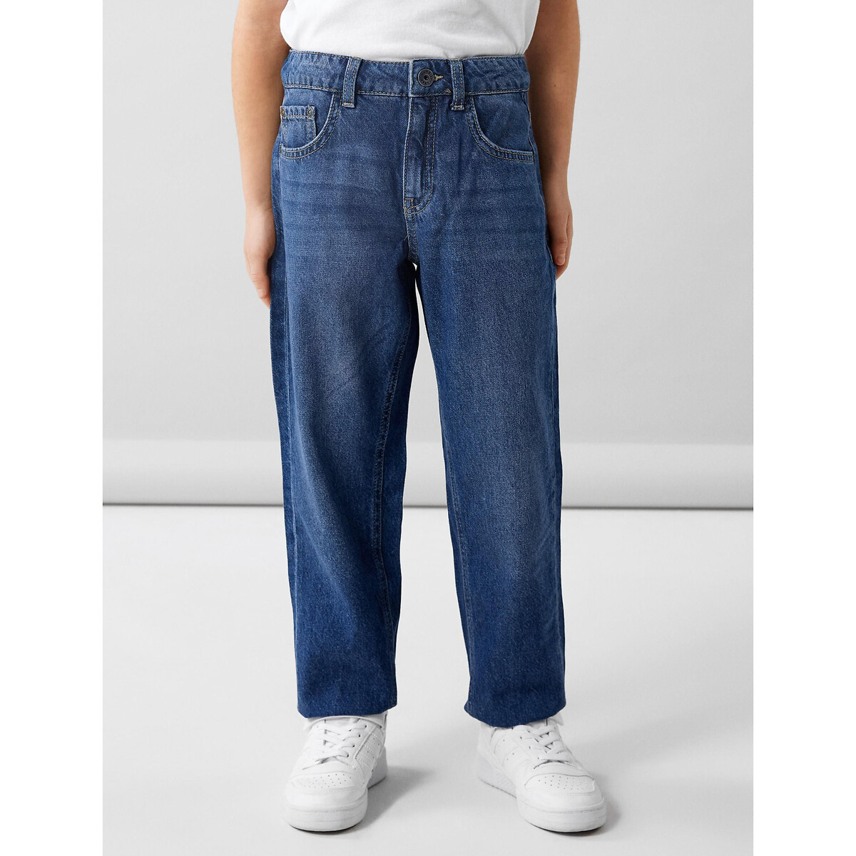 Straight Dad Fit Jeans