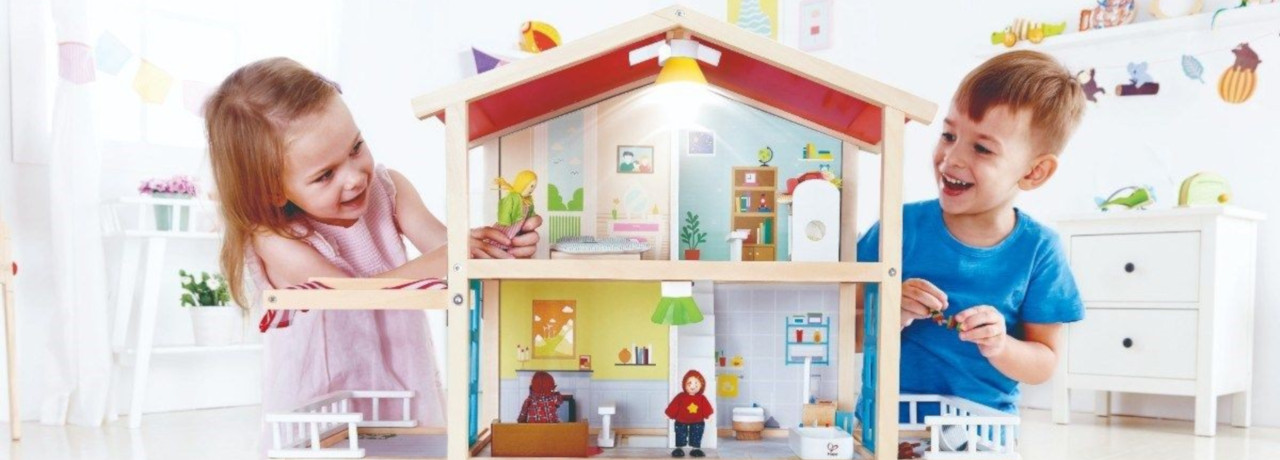 La maison de poupées : du passe-temps d’adulte au jouet d’enfant