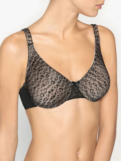 Le soutien-gorge minimiseur