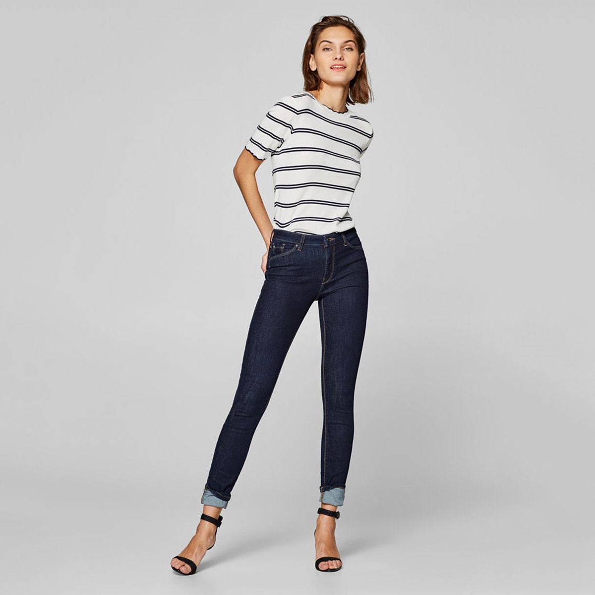 350128412slim.jpg