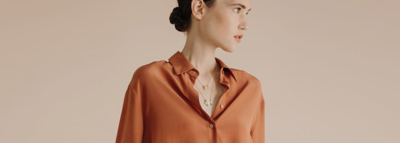 Porter des couleurs en hiver : le guide