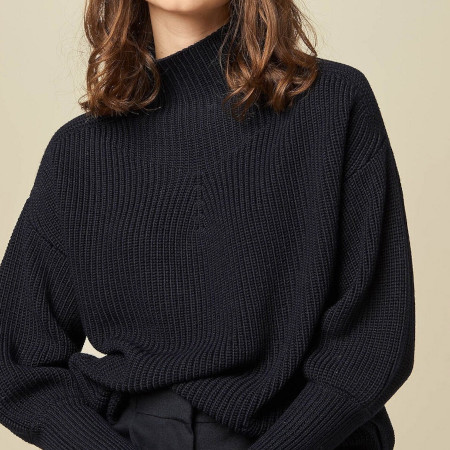 Pull navy
