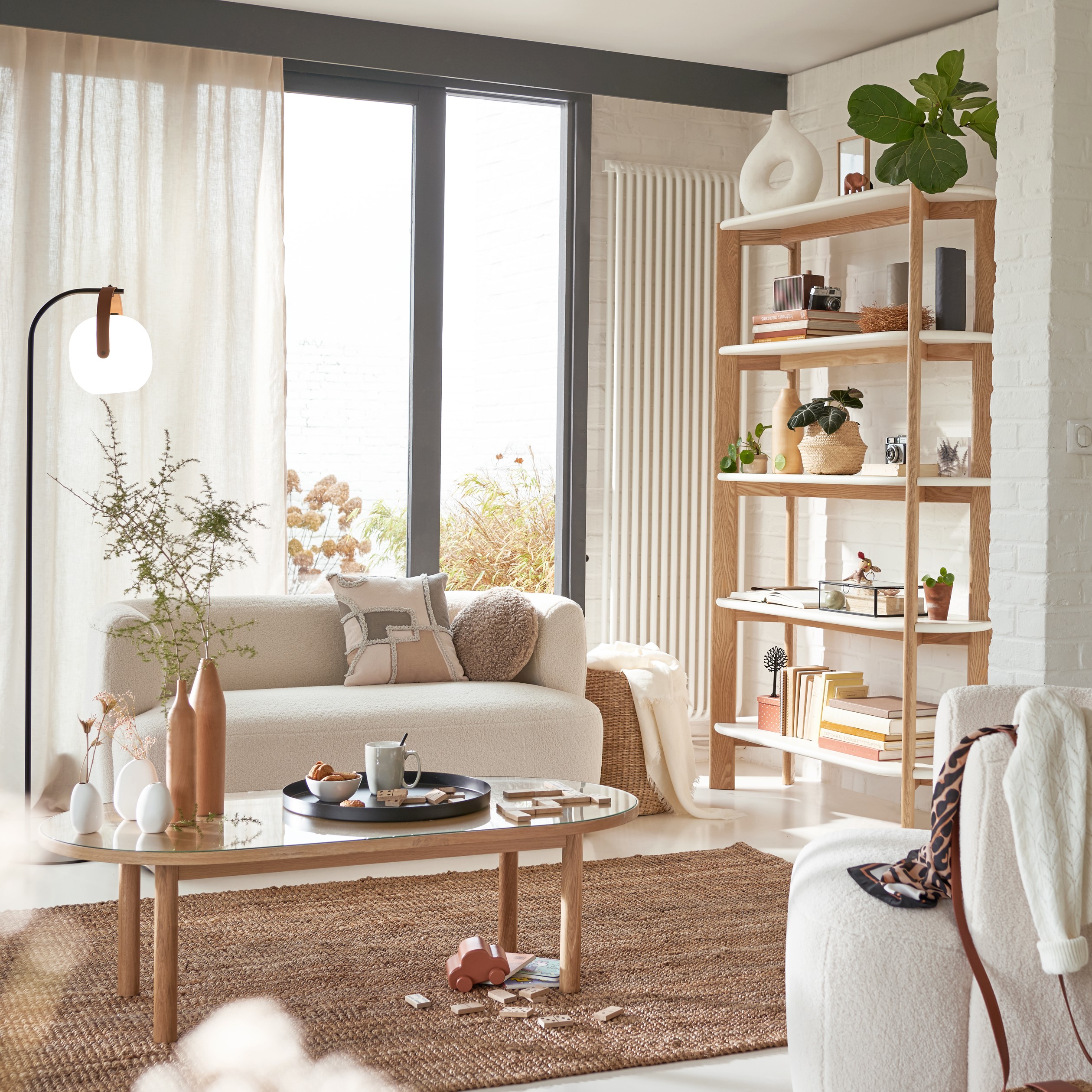 Salon avec mobilier en bois design et agréable chez soi