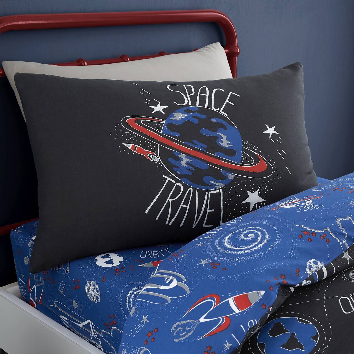 space-bedding-set-lifestyle-la-redoute.jpg