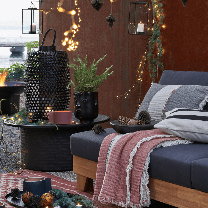 la-redoute-outdoor-seating-and-plants-lights-rug (2).png
