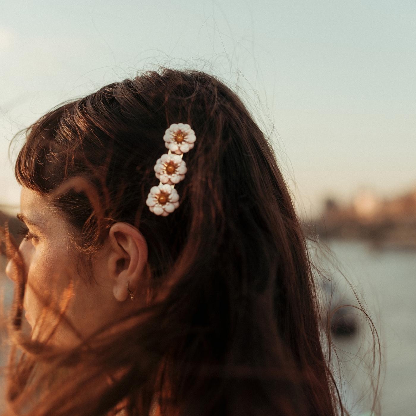 daisy-hair-clip.jpg