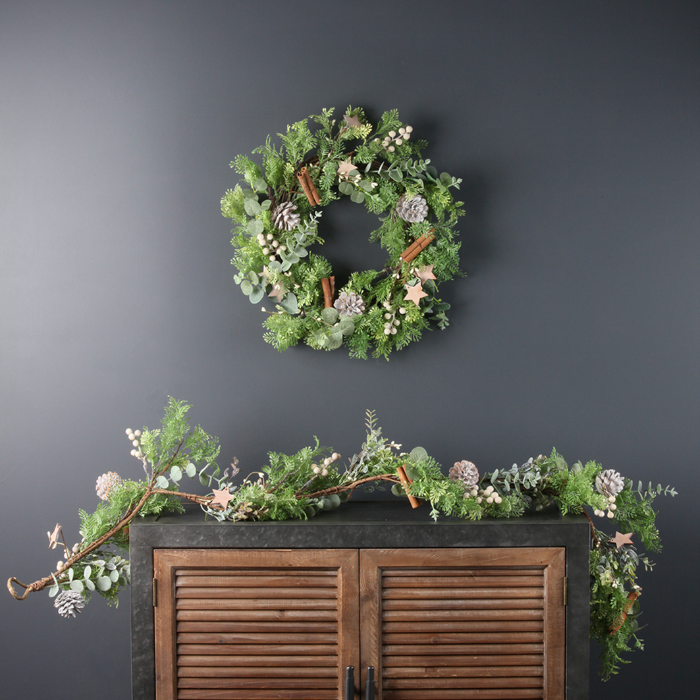 christmas-wreath-and-garland.png