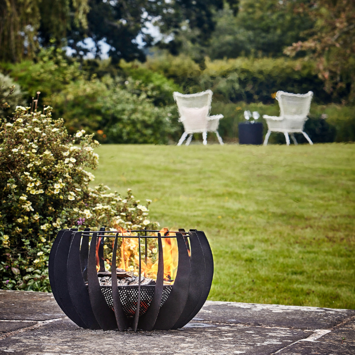 outdoor-black-fire-pit.png