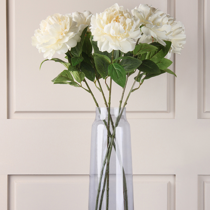 flowers-in-clear-vase.png