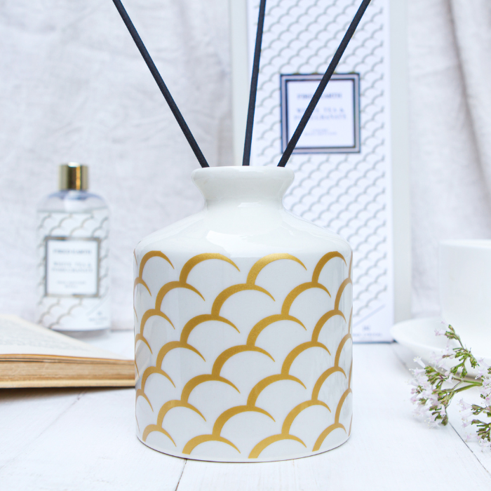 reed-diffuser-white-gold.png