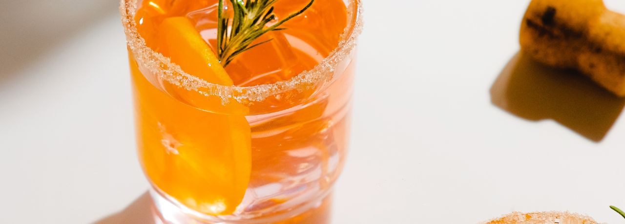 7 Refreshing Cocktail & Mocktail Recipes For Summer!