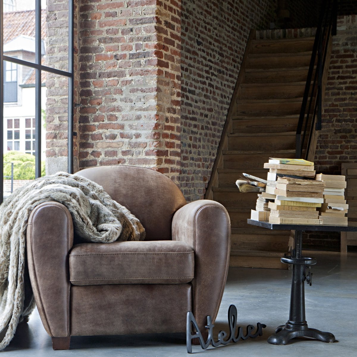 FAUTEUIL_AKI312_Marron cuir vieilli-min.jpg