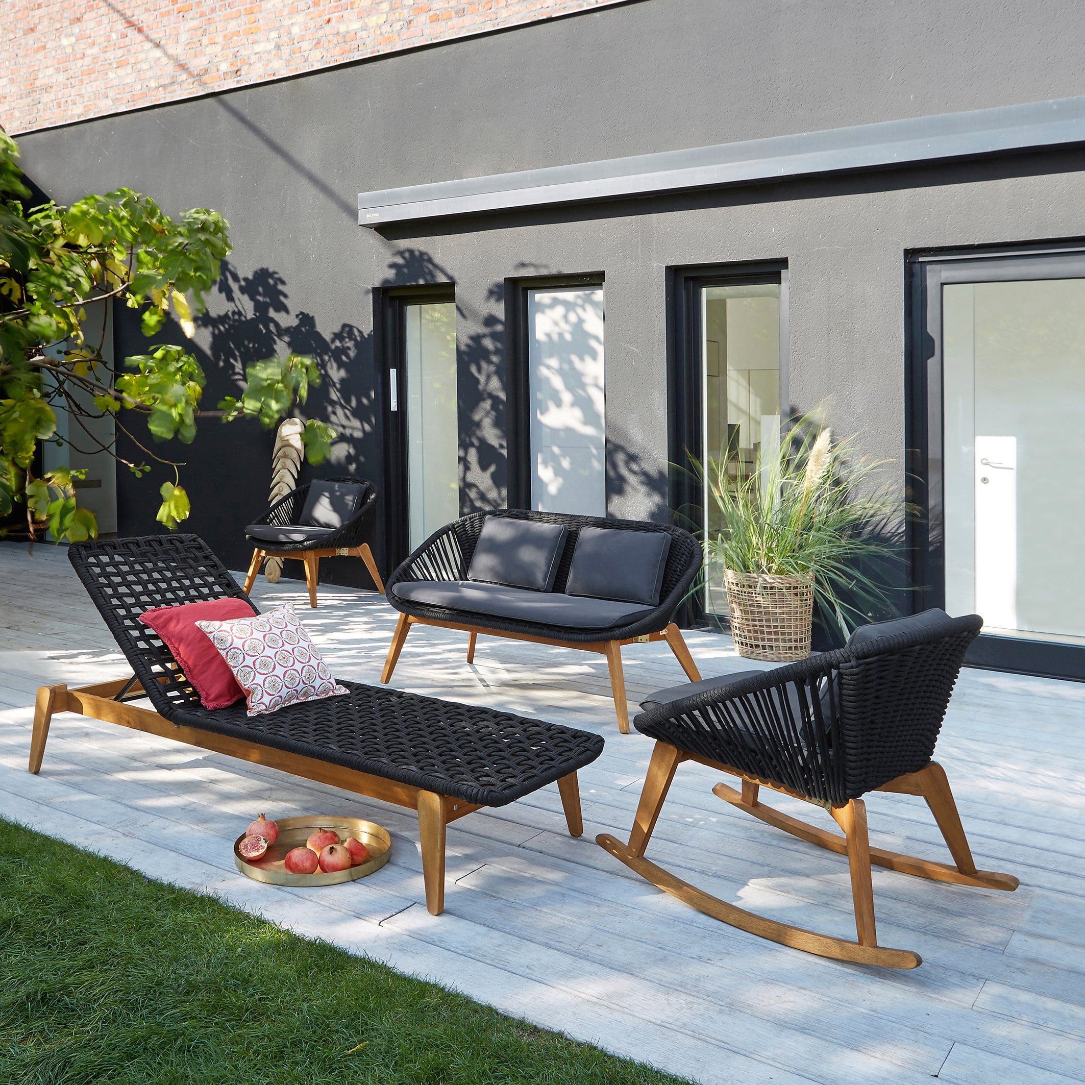 BAIN DE SOLEIL_GEO617_Noir-min.jpg