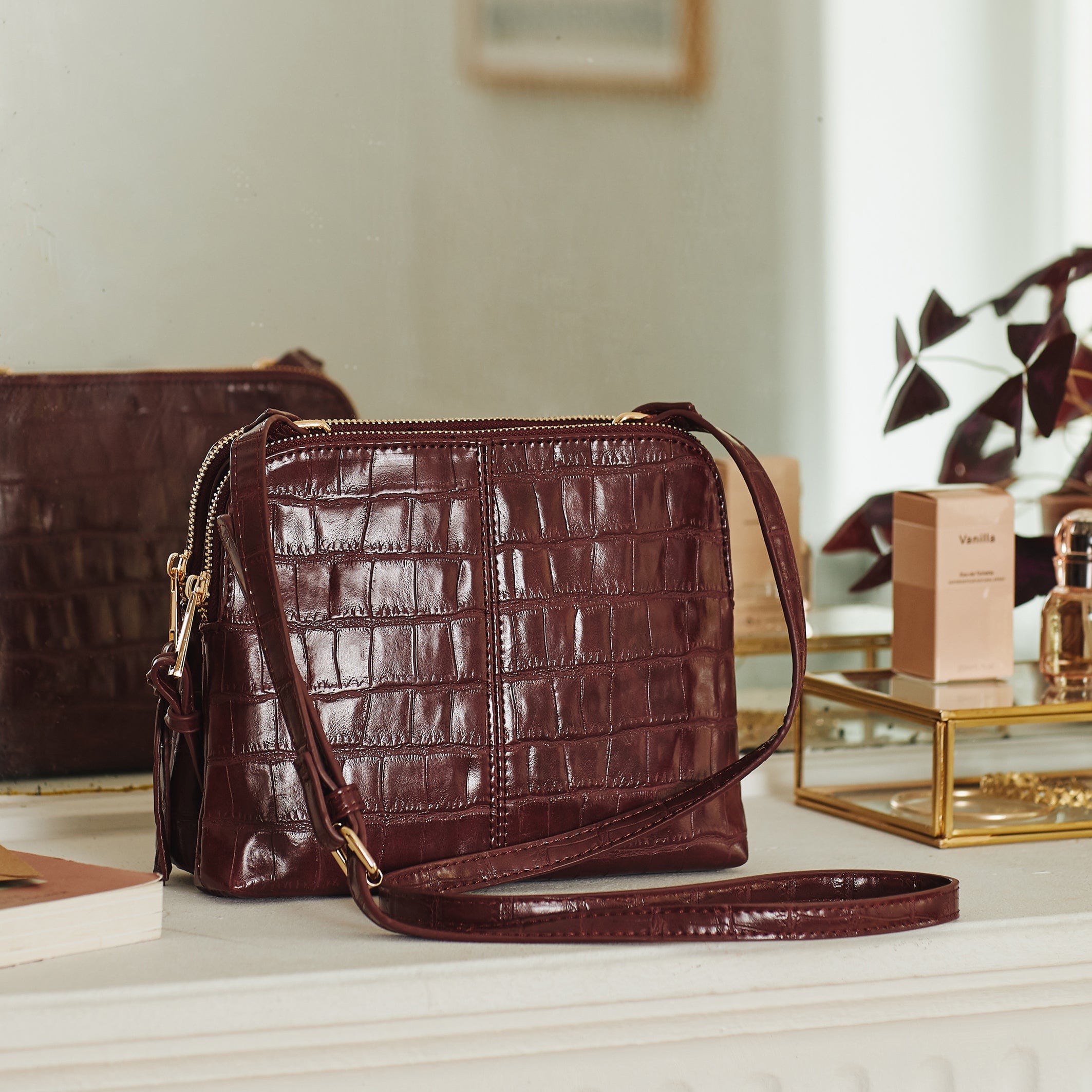 SAC A MAIN_GGN762_Bordeaux-min.jpg