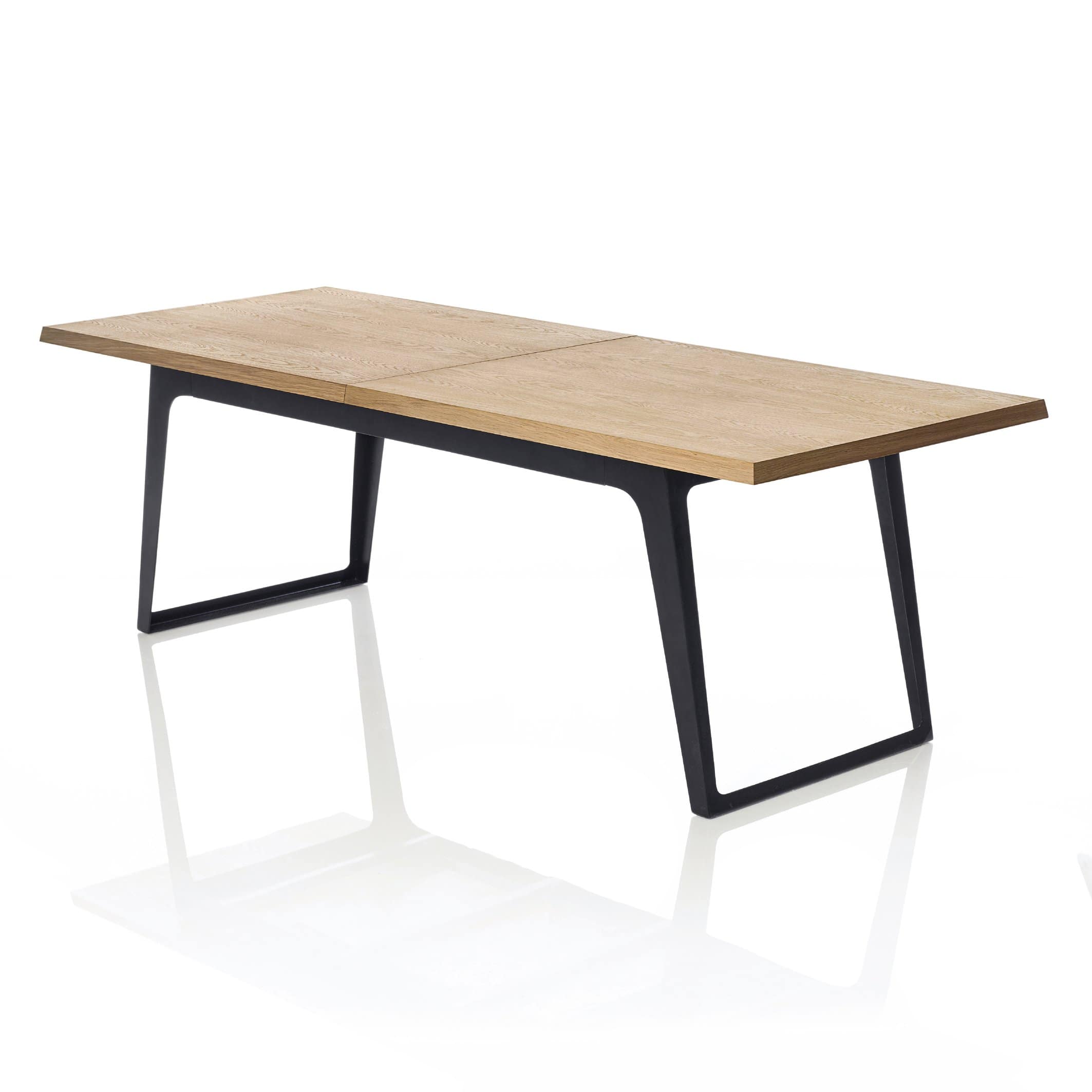 TABLE_GCK346_Bois chêne clair pieds noirs-min.jpg