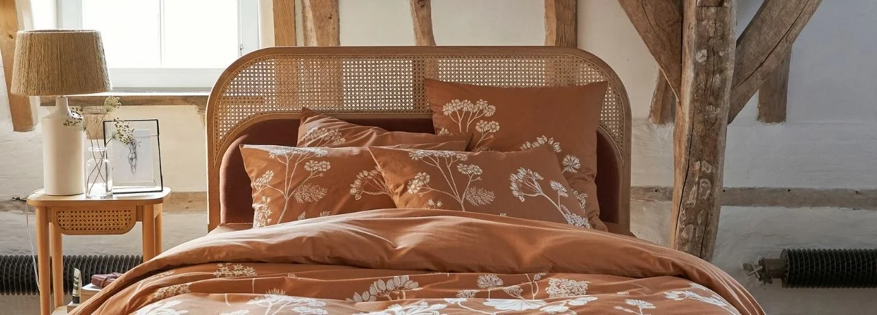Cabeceira de cama: um trunfo prático e decorativo para o seu quarto?