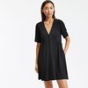 Petite robe noire col v