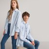Blau gestreift