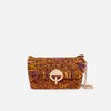 Bolso sobre rafia
