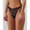String dentelle noir