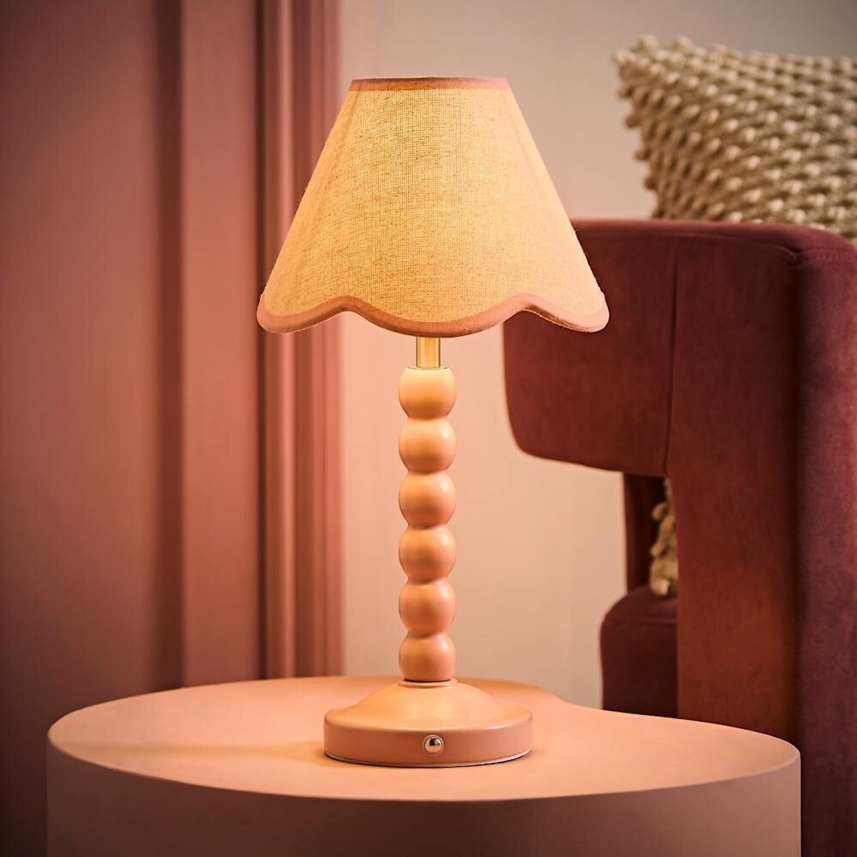 ValueLights - Scallop LED Table Lamp - Rose Pink - 360 x 195 x 195cm - Image 9