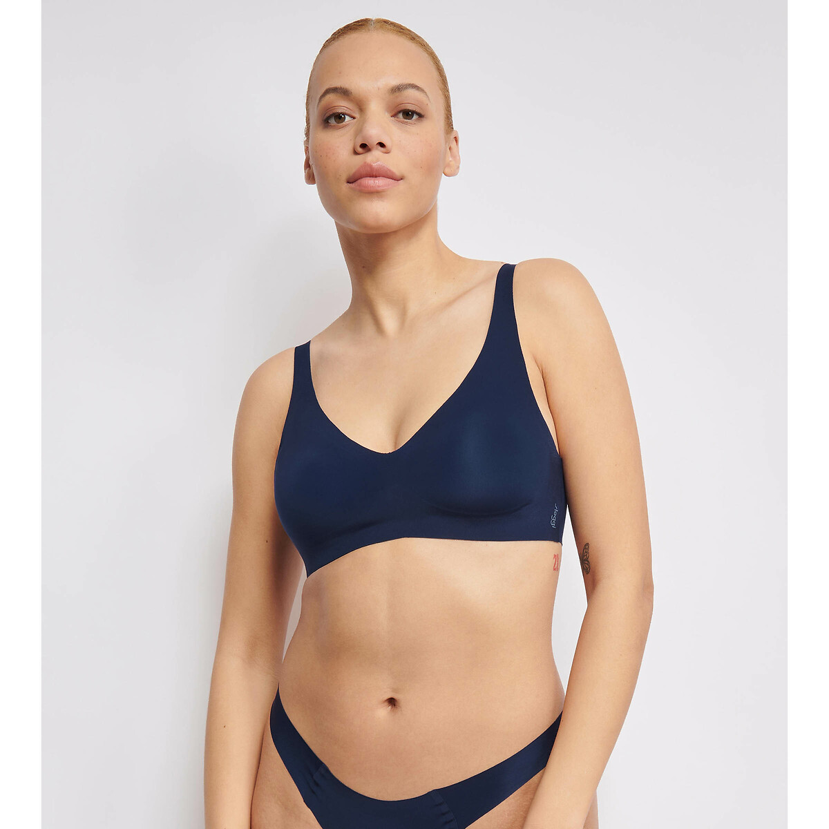 Sloggi Women's Navy Zero Feel 2.0 Bra Without Underwiring Large