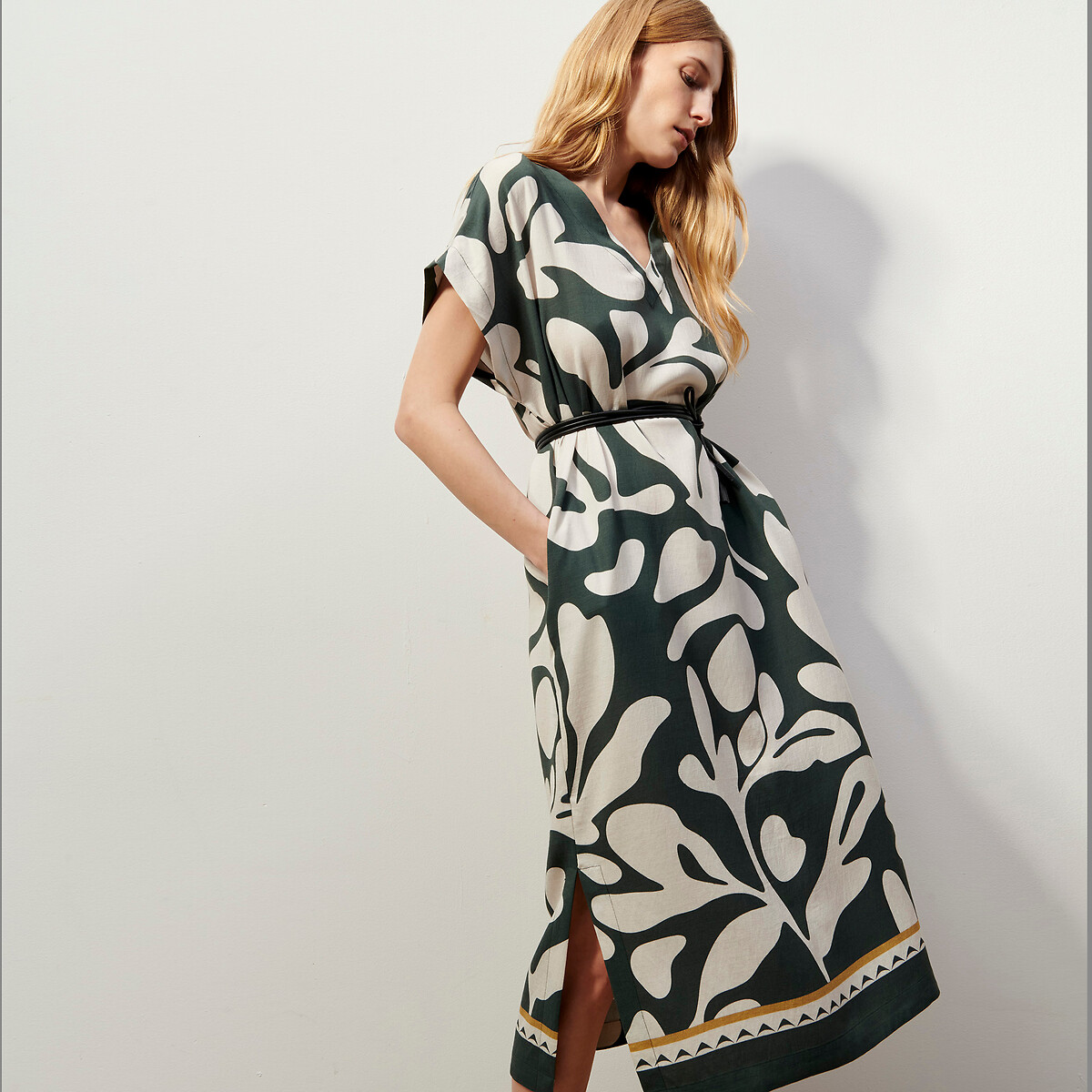 Anne Weyburn Vestido midi con estampado gráfico y manga corta. Talla S. Color Verde
